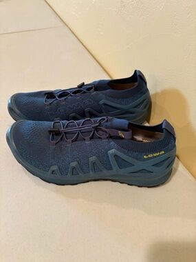 Lowa Men's Navy Knit Athletic Trail Shoes with Teal Accents